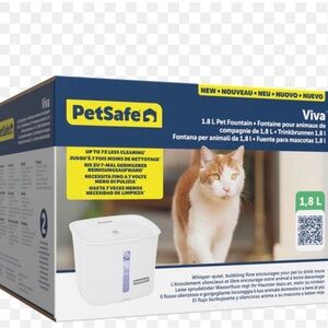 PetSafe Viva Pet Fountain in White with Blue Accent